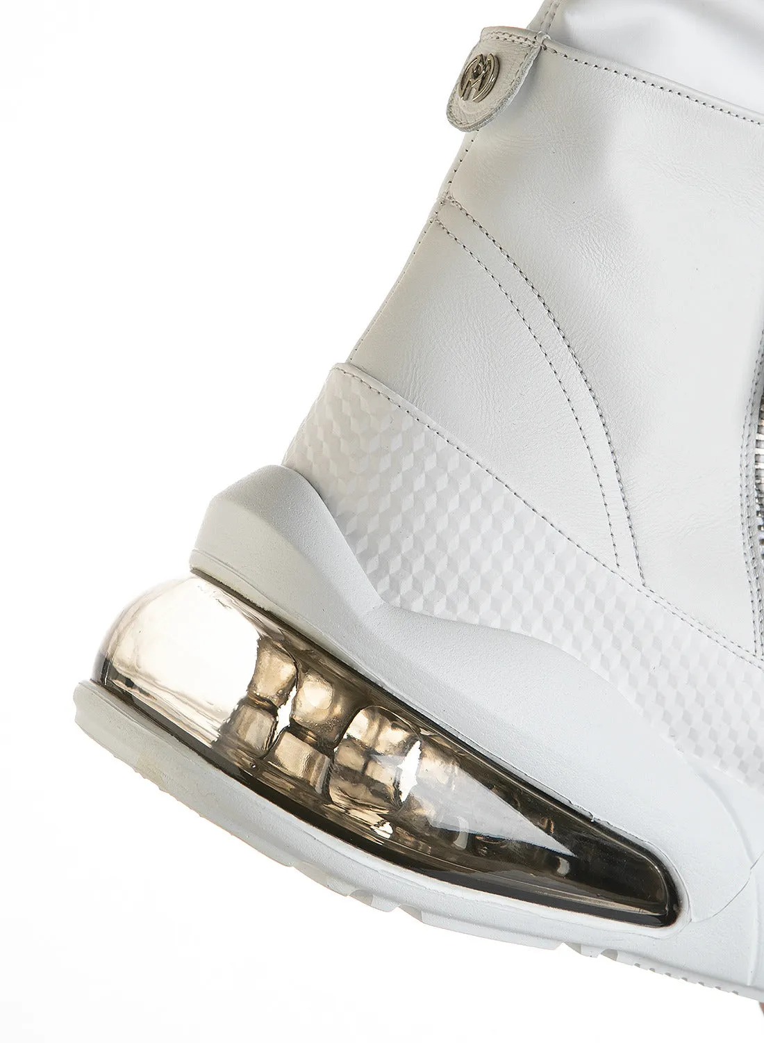 7040 Nando Muzi Sneakers / White