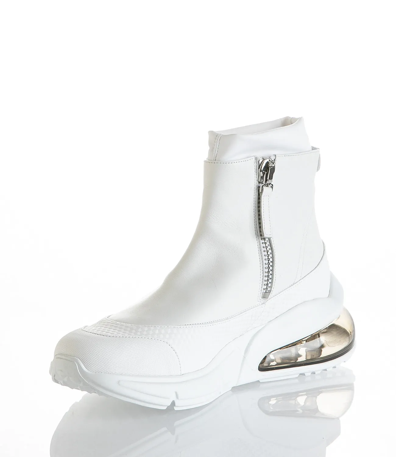 7040 Nando Muzi Sneakers / White