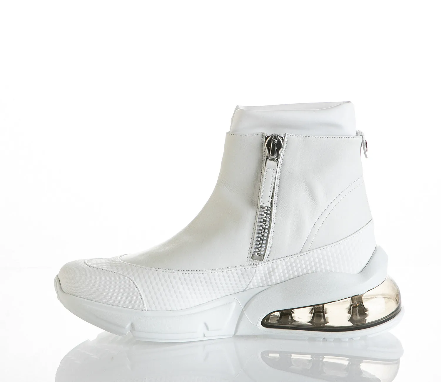 7040 Nando Muzi Sneakers / White