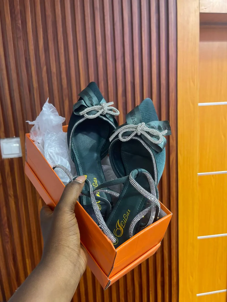Bow low heels